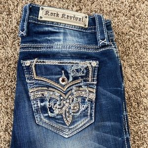 ✨Rock Revival Lilas Easy Skinny Jeans✨